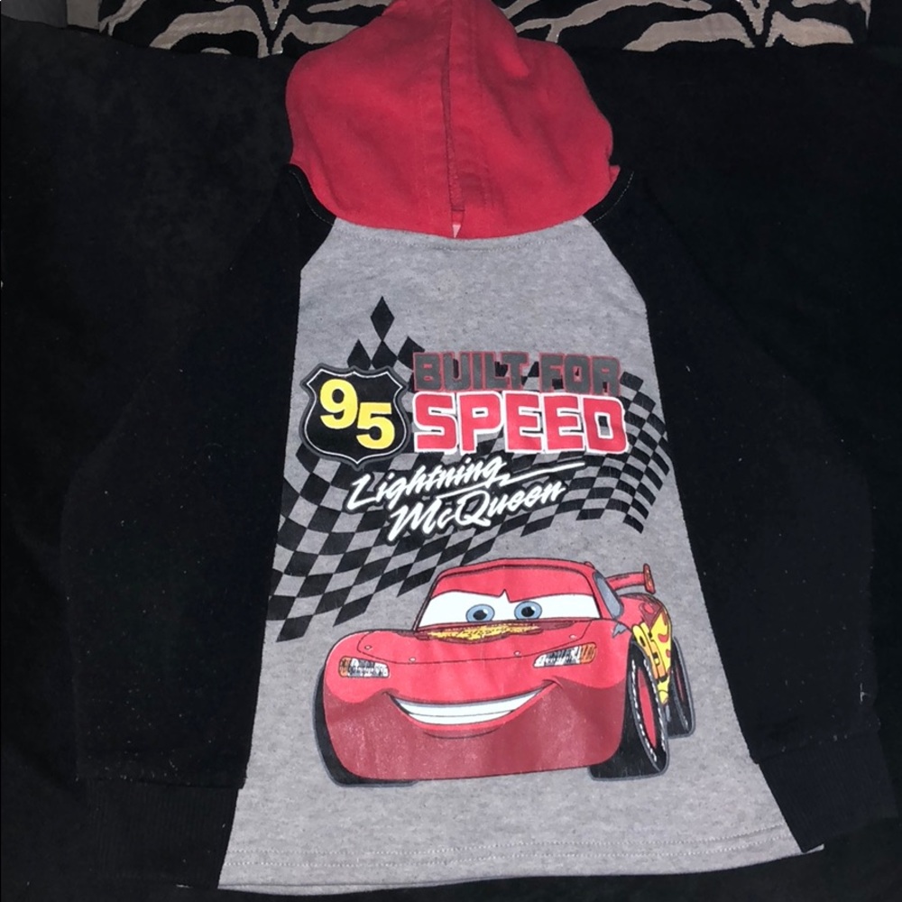 B15: Disney cars sweater
